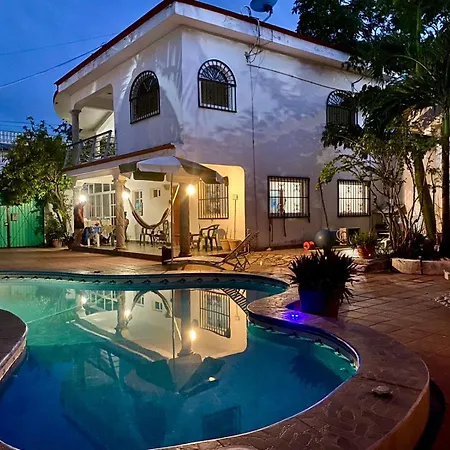 Casamaya Hostel & Diving