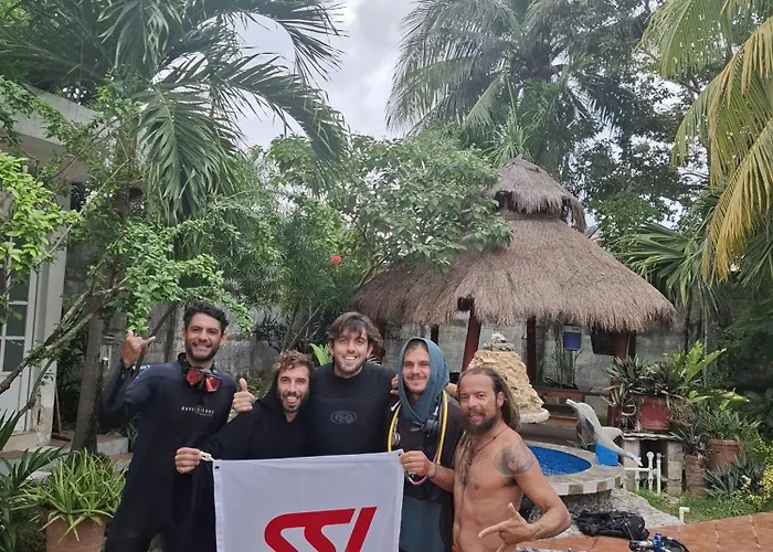 Homestay Casamaya & Diving *
