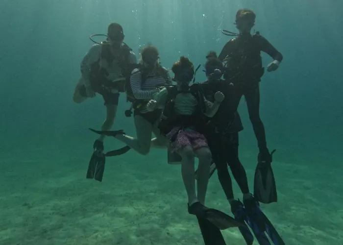 Homestay Casamaya & Diving *